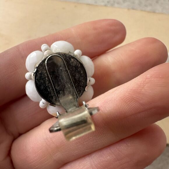 Vintage Signed Hobè Milkglass Cluster Bead Earrings Clip On - Picture 4 of 5